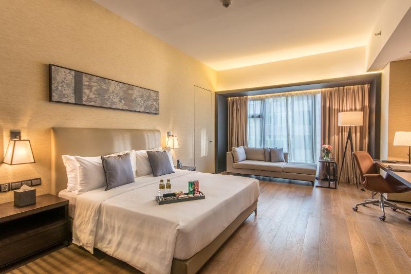 I'M Hotel Makati City Kültér fotó Deluxe Room