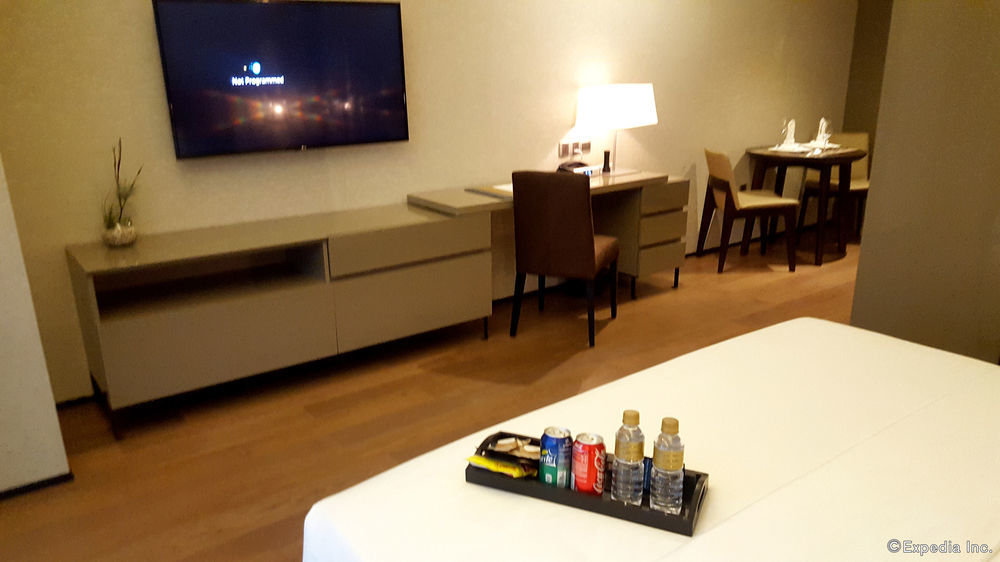 I'M Hotel Makati City Kültér fotó A room at the hotel